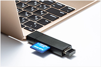 USB AコネクタをType-Cに変換できるカードリーダー