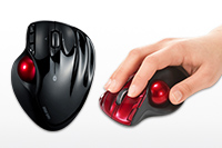 手首に負担がかからないエルゴノミクス形状のトラックボール