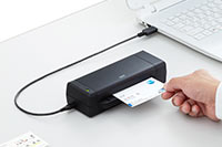 かさばる名刺を両面データ化して管理できるスキャナー